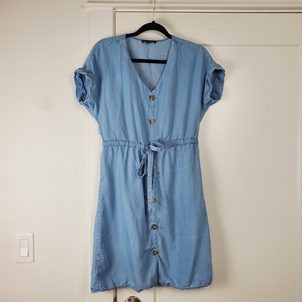 Saks Fifth Avenue Chambray Button Front Dress Womens Small Blue Tie Waist V-Neck